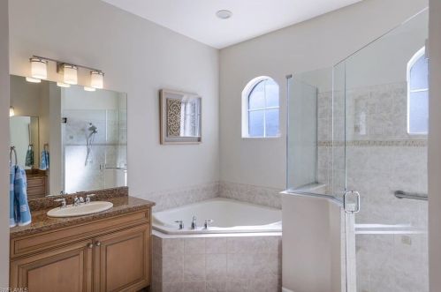 8737 Hideaway Harbor Ct, Naples FL 34120-4327 exterior