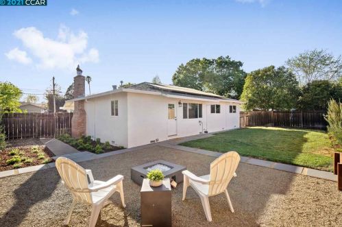 5507 Alaska Dr, Concord CA  94521-4009 exterior