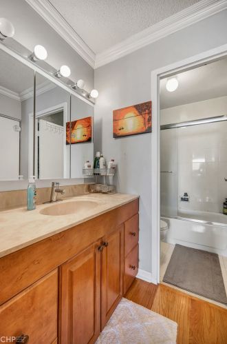 5320 Sheridan Rd, Chicago IL 60640-2533 exterior