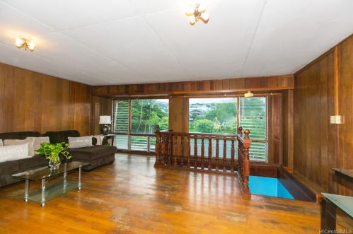 1510 Kohou St, Honolulu, HI 96817-2743