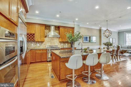 12458 Ansin Circle Dr, Rockville MD  20854-6900 exterior