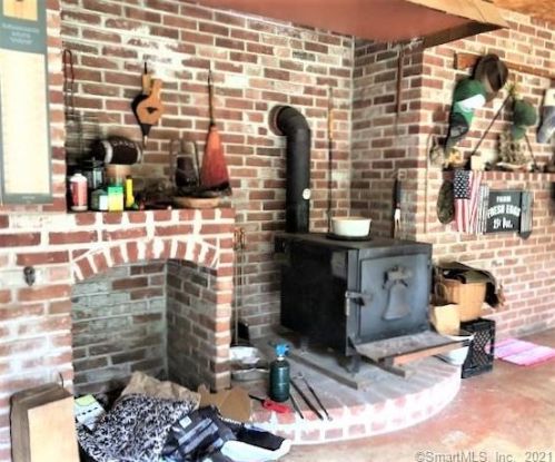 170 Stevenstown Rd, Deep River CT 06417-1508 exterior