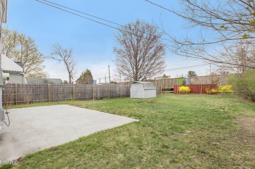 2113 Norman Ave, Meskegon MI  49441-3461 exterior