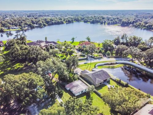 3305 Ehrlich Rd, Tampa FL  33618-2507 exterior