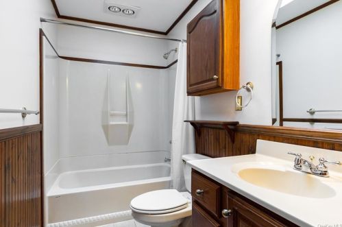 35 Styvestandt Dr, Poughkeepsie NY 12601-1517 exterior