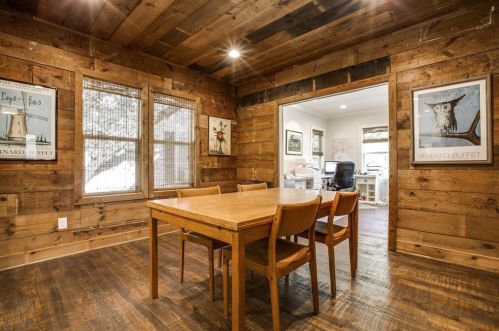 2515 Abrams Rd, Dallas TX  75214-3655 exterior