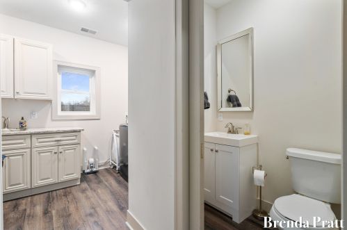 1827 Wealthy St, Grand Rapids MI 49506-2920 exterior