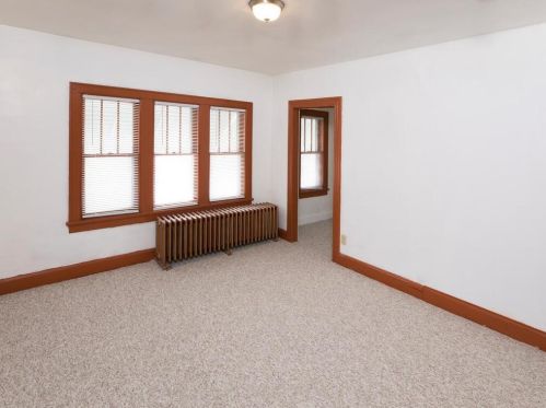 694 Desoto St, Saint Paul MN 55130-4215 exterior