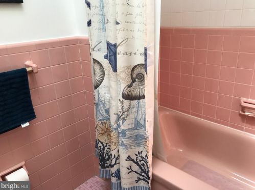 8827 Blue Grass Rd, Philadelphia PA 19114-3201 exterior