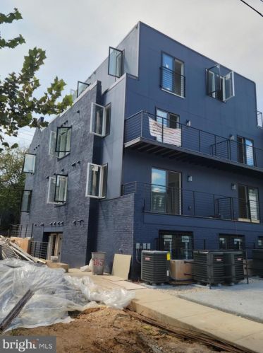 3918 10 St, Washington DC 20002-3736 exterior