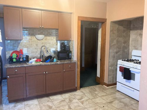 2728 48th St, Milwaukee, WI 53210-2446