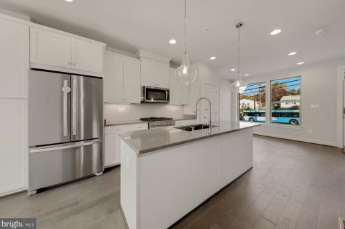 5134 Randolph Rd, Rockville MD 20852-2242 exterior