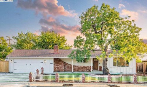 4668 Springwood Way, Concord CA  94521-2046 exterior