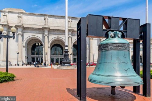 676 4th St, Washington DC  20002-4956 exterior