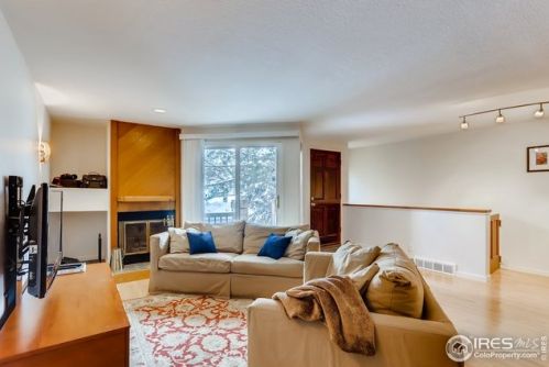 5074 Buckingham Rd, Boulder CO 80301-3745 exterior