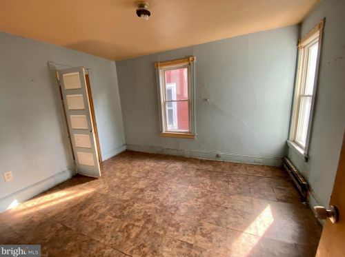 305 Rutherford Ave, Trenton NJ 08618-4428 exterior