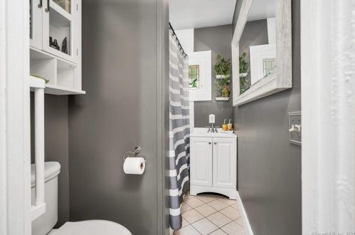 139 Church St, Seymour CT 06483-2503 exterior