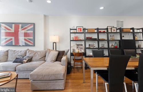 2137 Christian St, Philadelphia PA  19146-1209 exterior