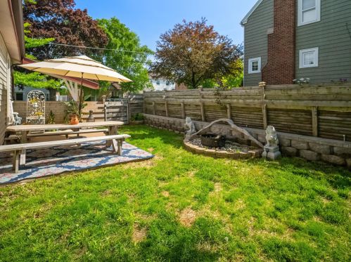 1019 Pne St, Manitowoc WI 54220-2837 exterior