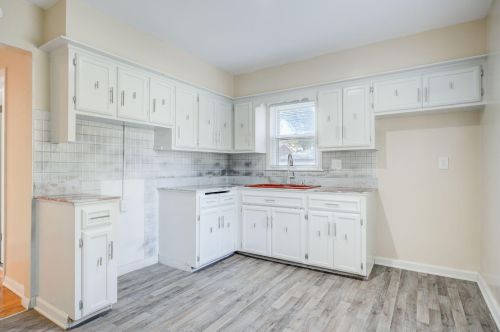 7800 Palmetto Ave, Milwaukee WI  53218-3750 exterior