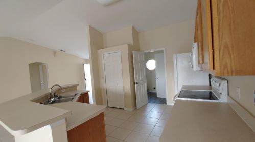 1013 College Park Rd, Fort Pierce FL 34953-5842 exterior