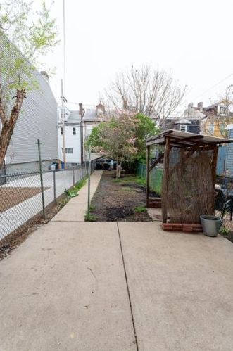 3815 Howley St, Pittsburgh PA  15201-1213 exterior