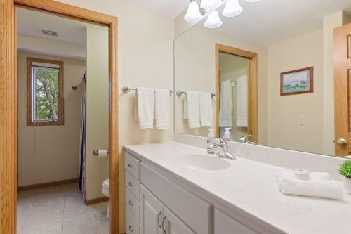 4429 Dorchester Dr, Saint Paul MN 55129-9570 exterior