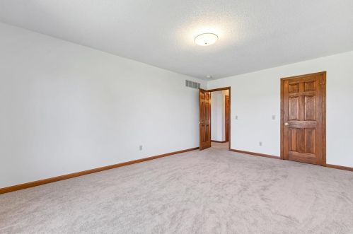 103 Wolf Trl Ct, Defiance MO 63341-1356 exterior