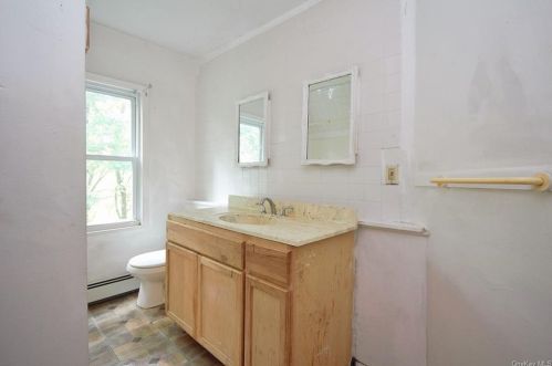 1353 Howard St, Peekskill NY 10566-3002 exterior