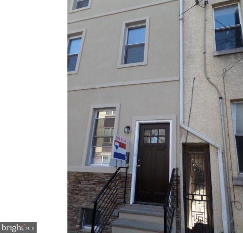 124 Laurel St, Philadelphia PA  19123-2307 exterior