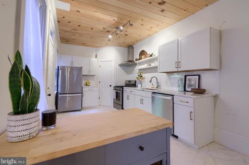 914 Plum St, Lancaster PA  17602-1938 exterior