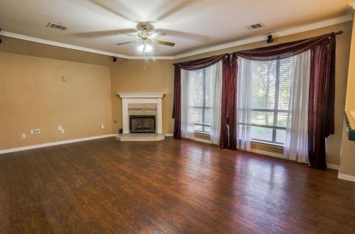 1839 Dapplegrey Ln, Austin TX  78727-4551 exterior