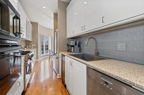 1906 Sedgwick St, Chicago IL  60614-8395 exterior