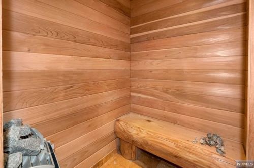 3 Pne Ter, Demarest NJ 07627-1214 exterior