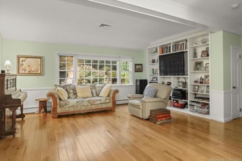 75 Nursery St, Norwalk CT 06850-1707 exterior