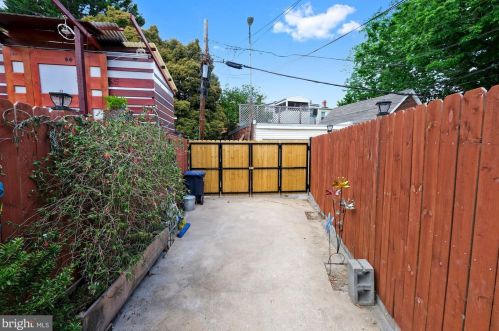 1402 Massachusetts Ave, Washington DC 20003-1541 exterior