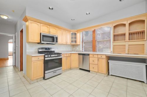 2312 Moody Ave, Chicago IL 60638-3545 exterior