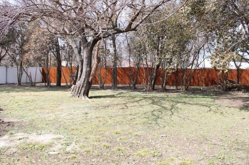 2743 Cartwright St, Irving TX 75062-4271 exterior