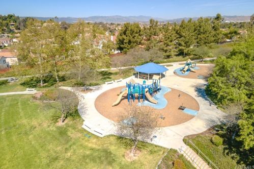 31929 Avenida Enrique, Temecula CA 92591-2145 exterior