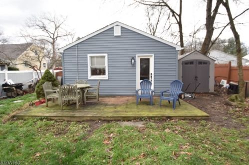 5 Cherry Trl, Parsippany NJ 07834-1103 exterior