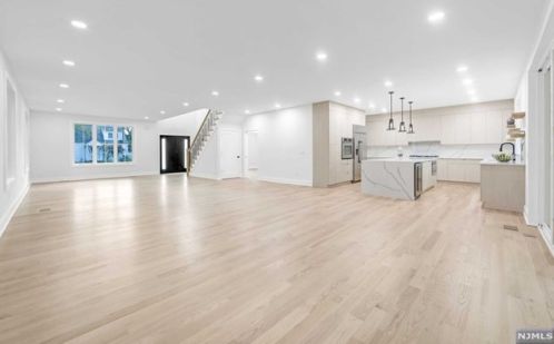 22 Lois Ave, Demarest NJ  07627-2220 exterior