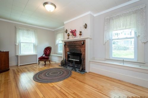 6 Davis Way, Worcester MA 01604-1314 exterior