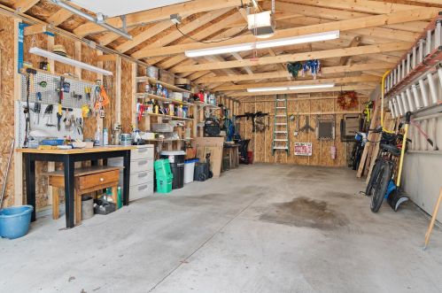 3324 Illinois Ave, Milwaukee WI 53207-3714 exterior