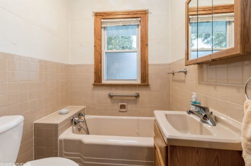 1524 Hosmer, Joliet IL 60435-4046 exterior