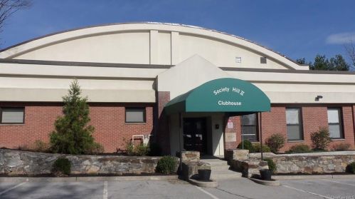 25 Huntington Cir, Peekskill NY 10566-2558 exterior