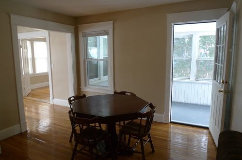 202 Dunmoreland St, Springfield MA 01109-3219 exterior