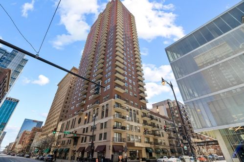 41 8th St, Chicago IL  60605-2168 exterior