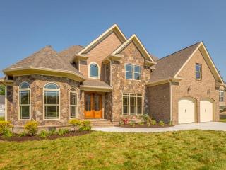 2067 Peterson Dr, Chattanooga, TN 37421-8813