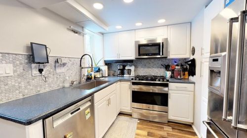 82 Greenville Ave, Providence, RI 02911-2738