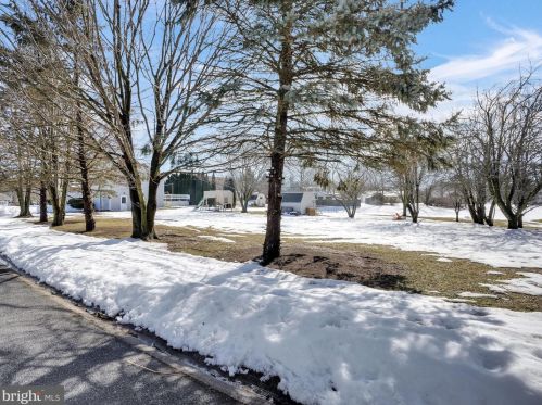 875 Indian Spg Dr, Lancaster PA 17601-6614 exterior